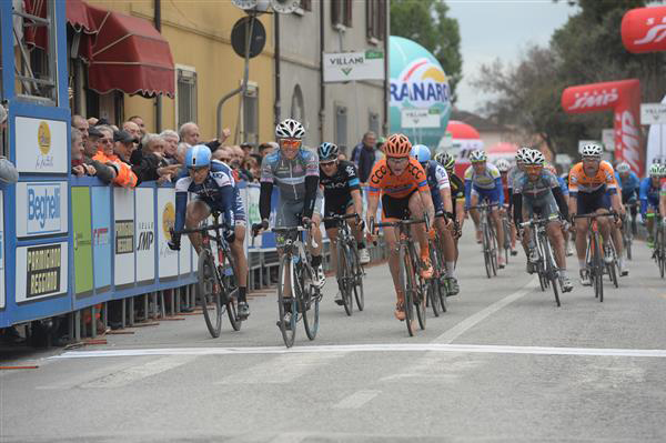 Manuel Belletti wins stage 1a